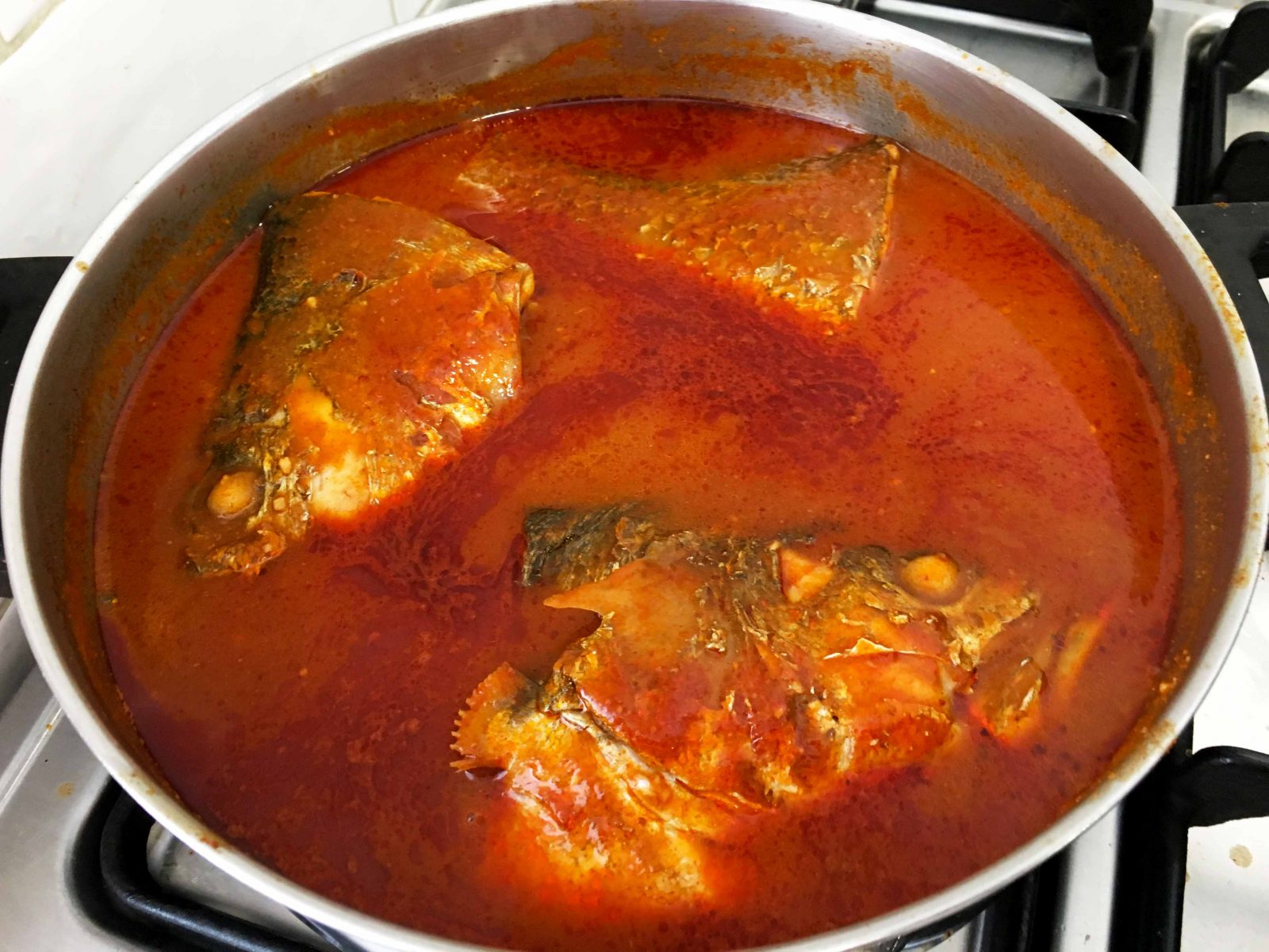 דג חריימה ברוטב עגבניות חריף
